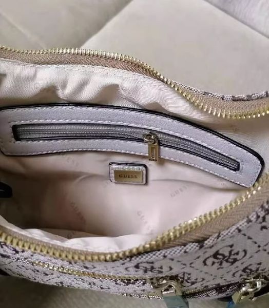 Женская компактная сумка на плечо Guess (812820) бежевая 2527204326 фото