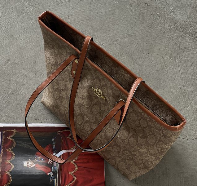 Жіноча сумка-шопер Coach City Tote світло-коричнева 2671133253 фото