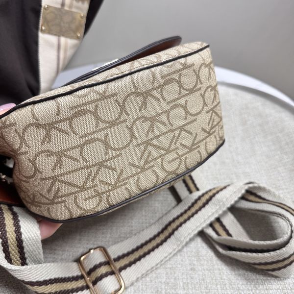 Небольшая женская сумочка на плечо Ck K6071 beige 2527203743 фото